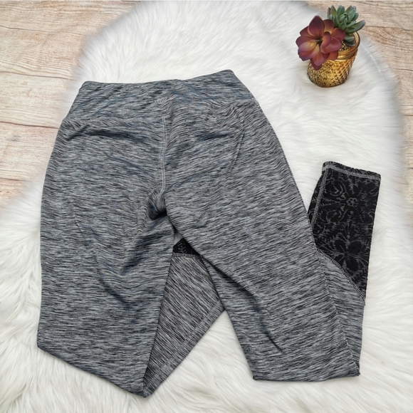 Maurices In Motion Gray Lace Cuff Leggings Size S - Picture 7 of 9